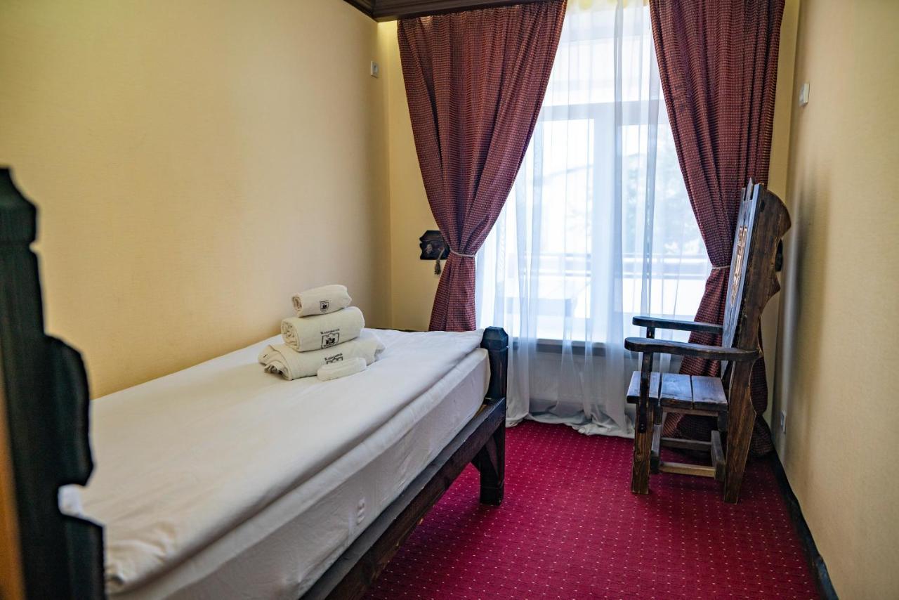 Dniprovskiy Dvir Stari Kodaky Luaran gambar